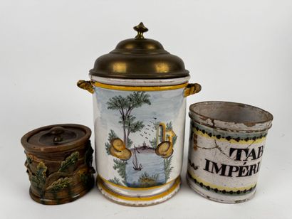Pot à tabac
Terre vernissée fin XIXe siècle...