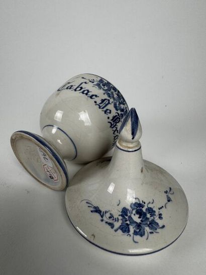 Lot de pots à tabac
Porcelaine vers 1970
Imitation...
