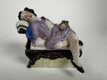 Tobacco jar
Glazed porcelain.
Late 19th century...