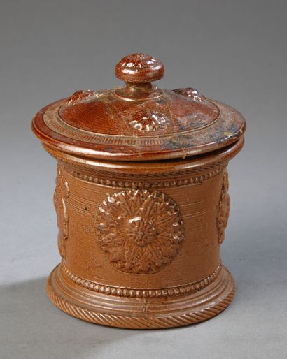 Lot de plusieurs pots à tabac
Grès XIXe siècle,...