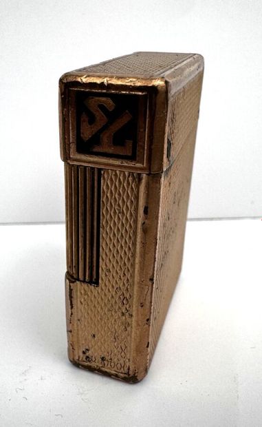 Briquet Dupont plaqué (chocs, usures)