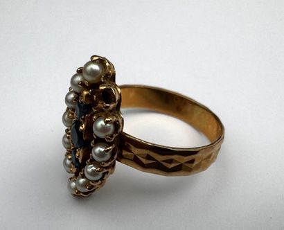 Bague or 18k ornée de 3 petits saphirs et...