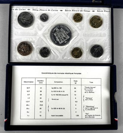 Ensemble de 10 livrets MONNAIE DE PARIS -...