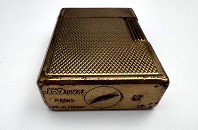 Briquet Dupont plaqué (chocs, usures)