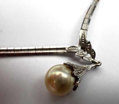 Collier mailles articulées or gris et perle...