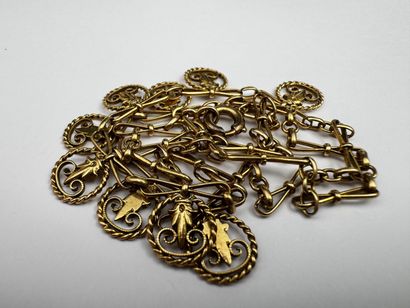 Un collier or 18k 11,1gr marqué au poids