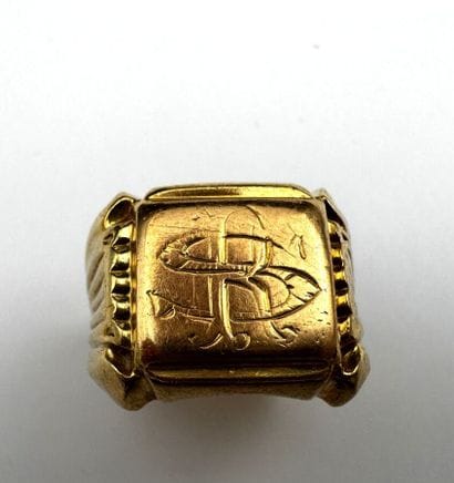 Chevalière or monogrammée SR 5,4 g environ
taille...