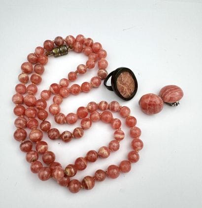 Collier, boucles d'oreilles et bague en ...
