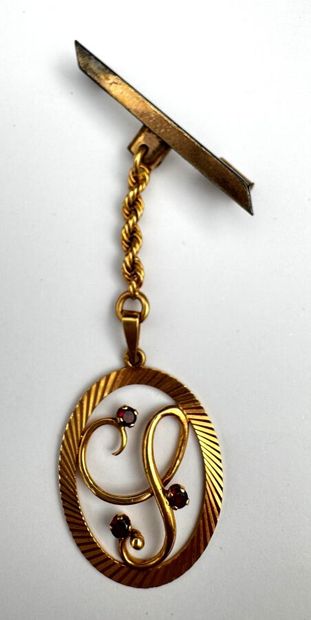 Chaîne et pendentif or orné de 3 pierres...