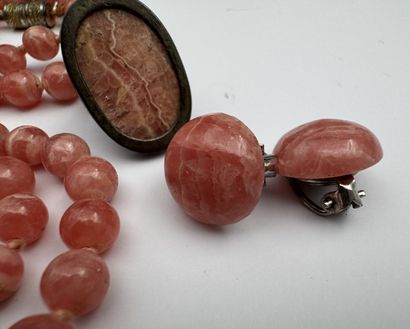 Collier, boucles d'oreilles et bague en ...