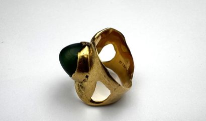 Roland Schad bague or 18 k ornée d'un cabochon...