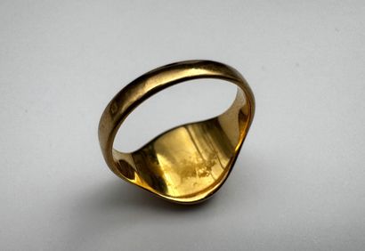 Chevalière or et onyx, marquée 