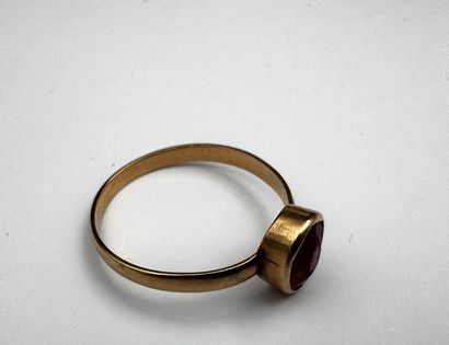 Petite bague or et pierre fantaisie 1,8 g...