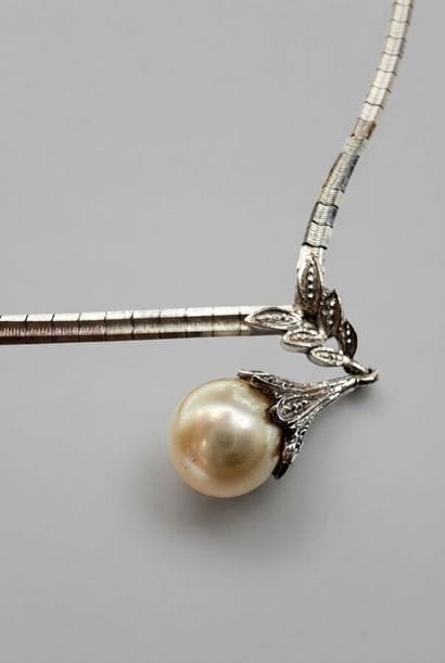 Collier mailles articulées or gris et perle...