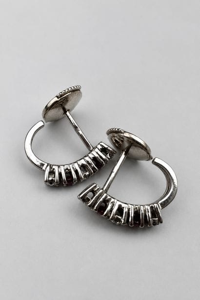 Paire de boucles d'oreilles or gris rubis...