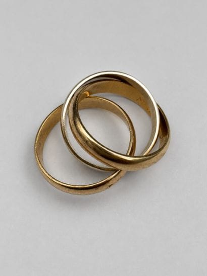 Trois anneaux dans le goût de Cartier, or,...