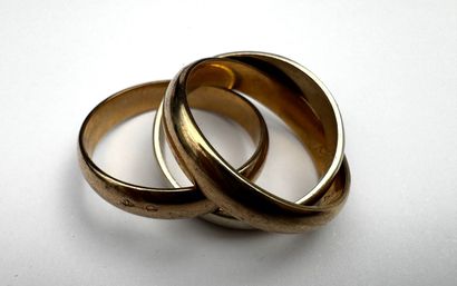 Trois anneaux dans le goût de Cartier, or,...