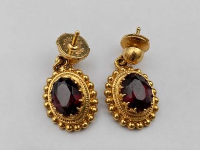 Paire de boucles d'oreilles or jaune 18 k...