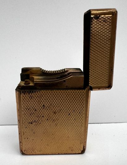 Briquet Dupont plaqué (chocs, usures)