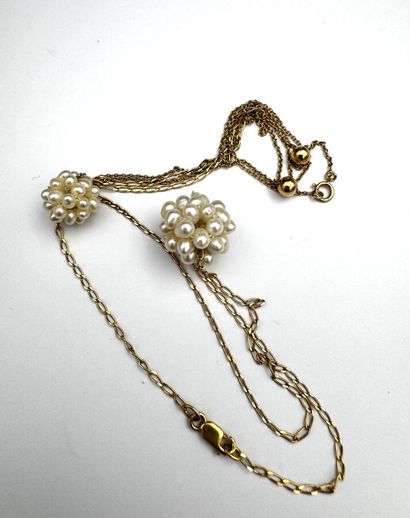 Deux chaînes or 18k 4,6 g et pendentifs ...