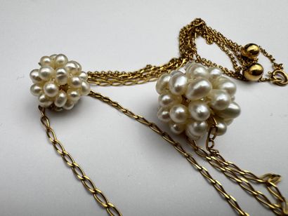 Deux chaînes or 18k 4,6 g et pendentifs ...