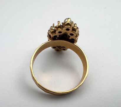 Bague or 18k ornée de 3 petits saphirs et...