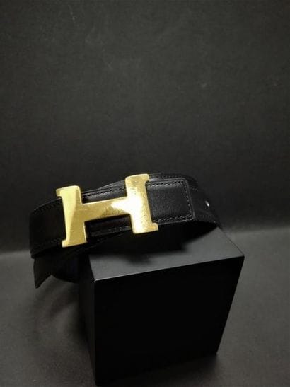 HERMES, Paris
Ceinture cuir noir. Boucle...