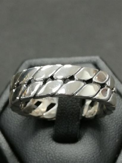 David YURMAN
Bague en argent tressé, signée.
Poids...