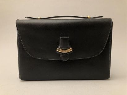 COURREGES - Paris - 
Sac de dame, forme cartable,...