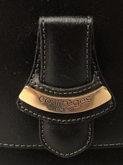 COURREGES - Paris - 
Sac de dame, forme cartable,...