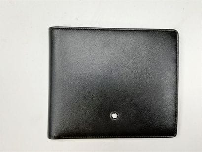 MONTBLANC
Porte carte en cuir
Très bon état...