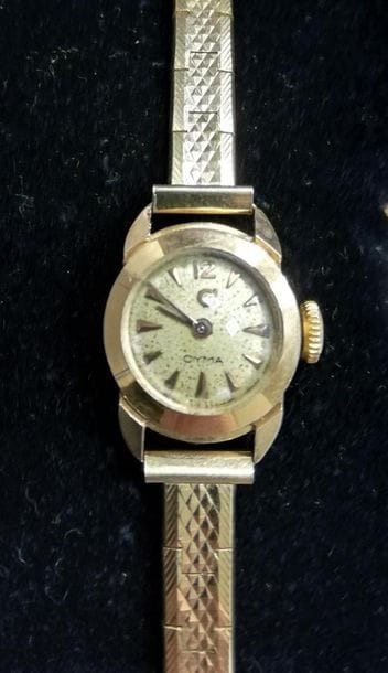 CYMA 
Montre de dame, boitier or, bracelet...