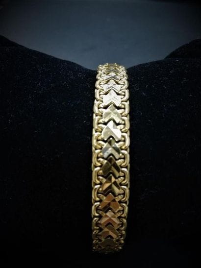 Bracelet en or 
Poids: 17.7 g 