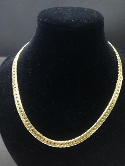 Collier maille plate or 
Poids: 24 g 
