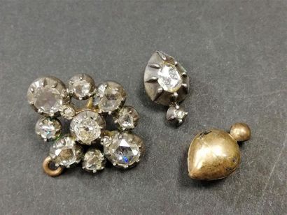 Pendentif et débris diamants taille rose,...
