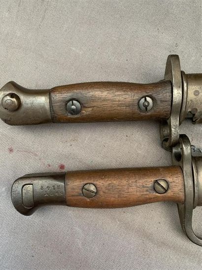 Lot de deux baïonnnettes britanniques pour...