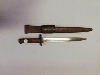 Baïonnette anglaise type 1903. Fourreau habillé...
