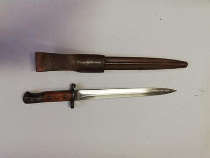 Baïonnette anglaise type 1903. Fourreau habillé...
