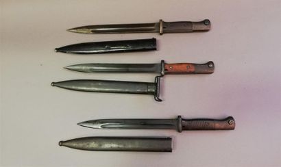 Lot de trois baïonnettes allemandes modèle...