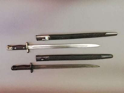 Lot de deux baïonnettes anglaises pour Lee-Enfield...