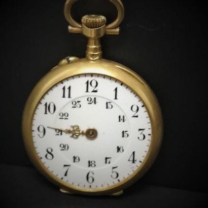 Montre de col or. Poids brut : 15,7 g
(manque...