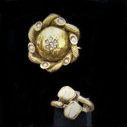 (AC)broche et bague or
Poids brut : 10.1...