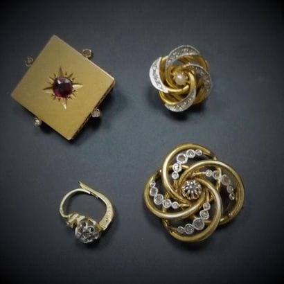 Lot de bijoux or, diamants taille rose et...