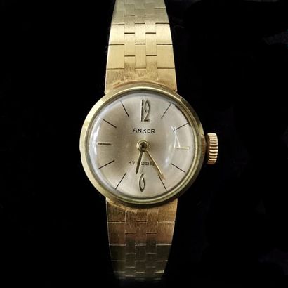 ANKER
Montre de dame, boitier 17mm en or...