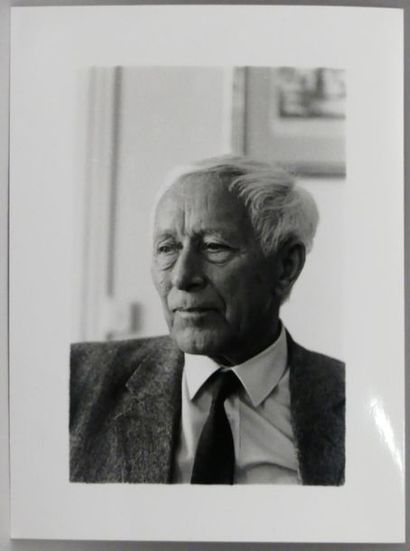 JÜNGER (Ernst). PORTRAIT PHOTOGRAPHIQUE de...