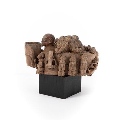 FON- BENIN 

Large magical object composed...