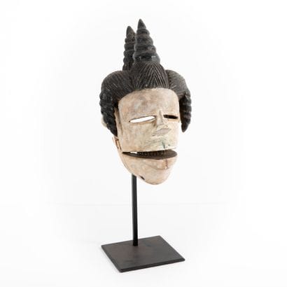 OGONI- NIGERIA 

Ancien masque à bouche articulée...