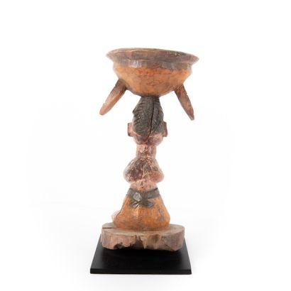 YORUBA - NIGERIA 

Ancienne petite porteuse...