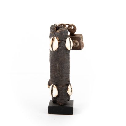 FON- BENIN 

Small magic charge made of animal...