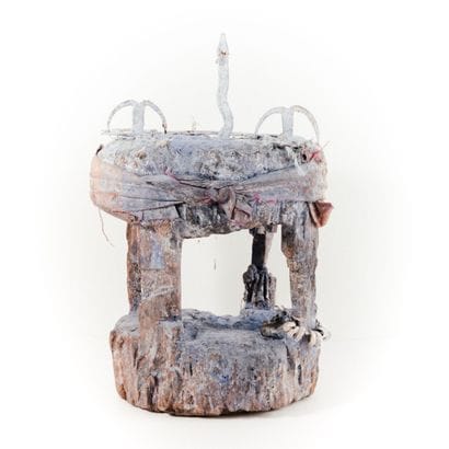 FON- BENIN 

Fetish stool with ritual irons...